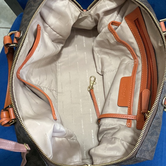 Michael Kors handbag - Picture 9 of 12